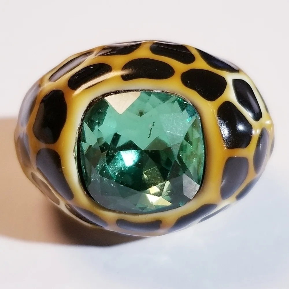 KJL KENNETH JAY LANE Gold Black Enamel Dome Cocktail Crystal Contemporary Ring